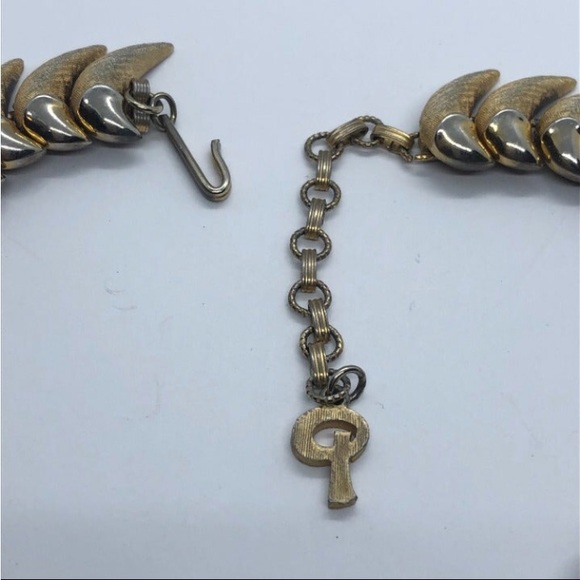 Unique Vintage Gold Tone Faux Claw / Tooth 13-15" Choker Collar Necklace "Q" - Picture 4 of 6